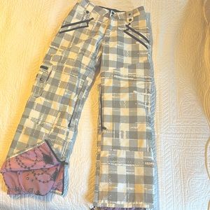Body Glove Snowboarding Ski Pants Women's Small - Waterproof and Insulated!